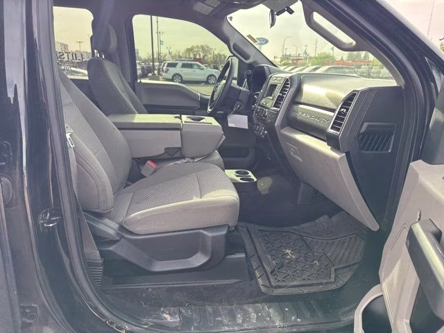 2018 Black Ford Super Duty F-250 SRW XLT 4X4 Truck
