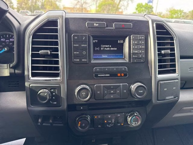 2018 Black Ford Super Duty F-250 SRW XLT 4X4 Truck