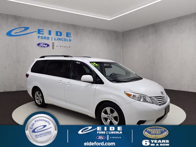2015 Super White Toyota Sienna LE FWD Van