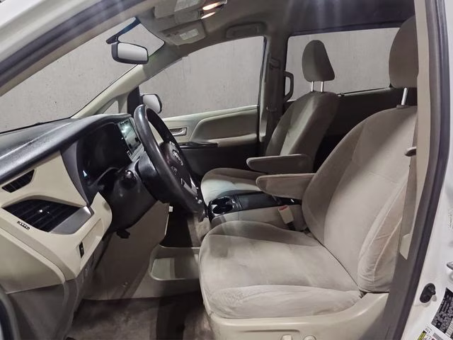 2015 Super White Toyota Sienna LE FWD Van