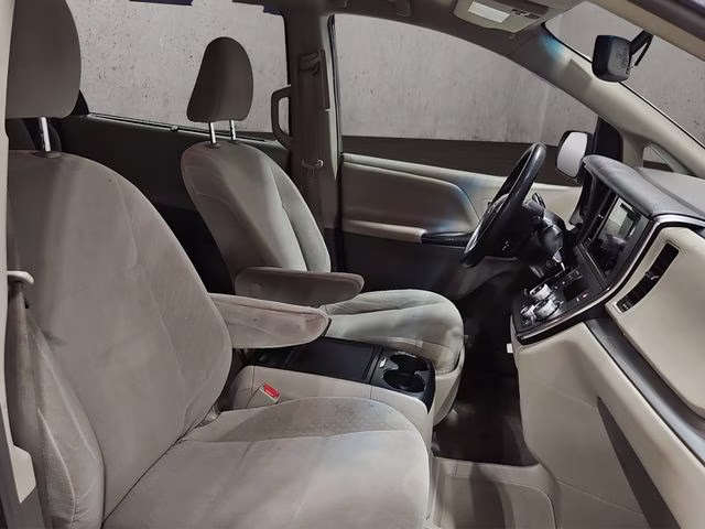 2015 Super White Toyota Sienna LE FWD Van