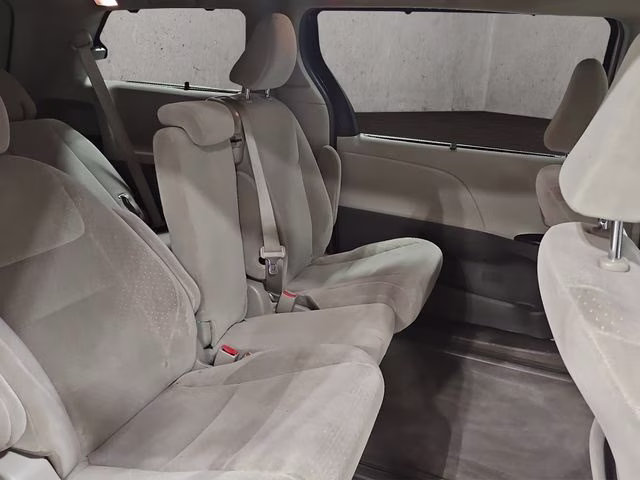 2015 Super White Toyota Sienna LE FWD Van
