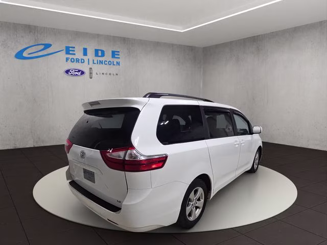 2015 Super White Toyota Sienna LE FWD Van