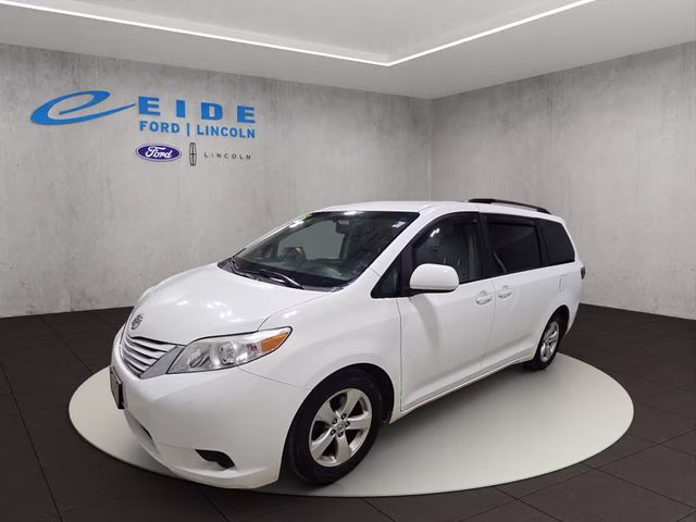 2015 Super White Toyota Sienna LE FWD Van