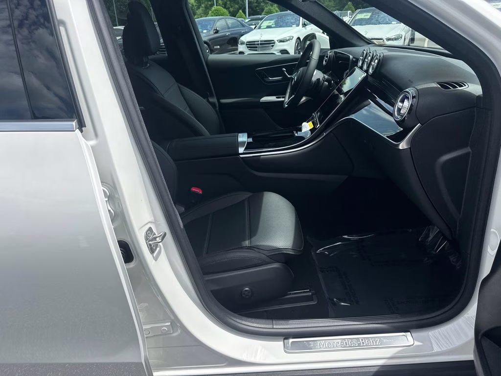 2026 101/149white Mercedes-Benz GLC GLC 300 RWD SUV