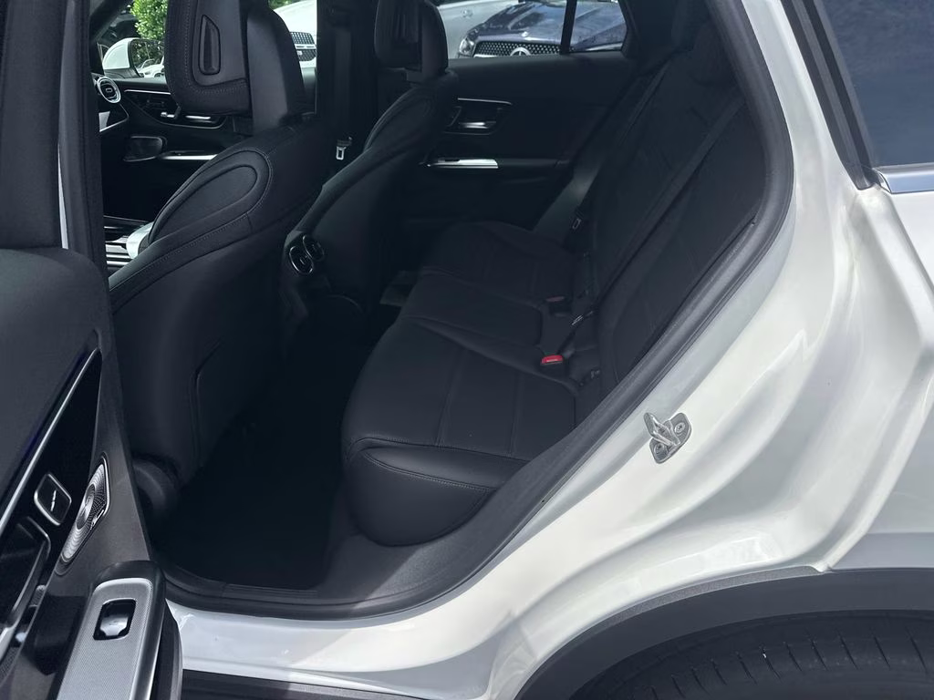 2026 101/149white Mercedes-Benz GLC GLC 300 RWD SUV