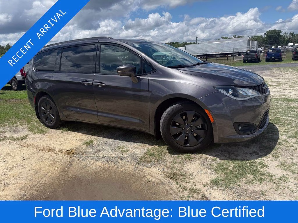 2020 Crystal Metallic Chrysler Pacifica Hybrid Limited FWD Van