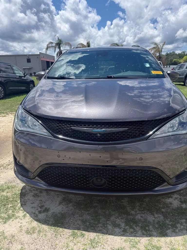 2020 Crystal Metallic Chrysler Pacifica Hybrid Limited FWD Van
