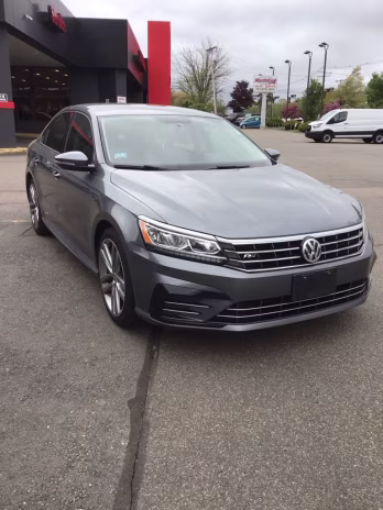 2018 Gray Volkswagen Passat FWD Sedan