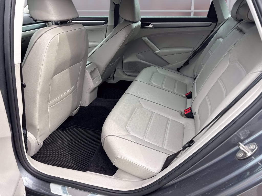 2018 Gray Volkswagen Passat FWD Sedan