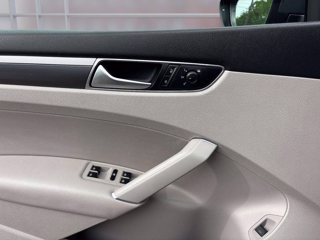 2018 Gray Volkswagen Passat FWD Sedan