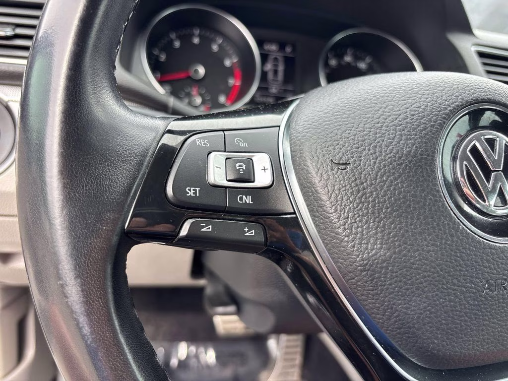 2018 Gray Volkswagen Passat FWD Sedan