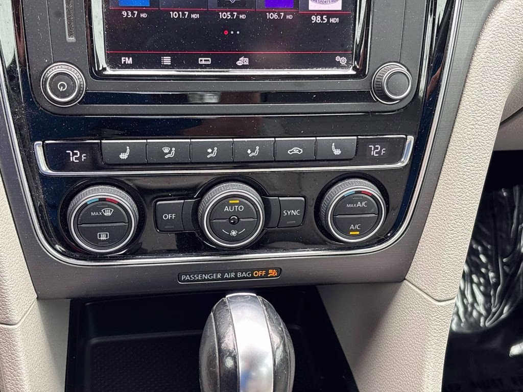 2018 Gray Volkswagen Passat FWD Sedan