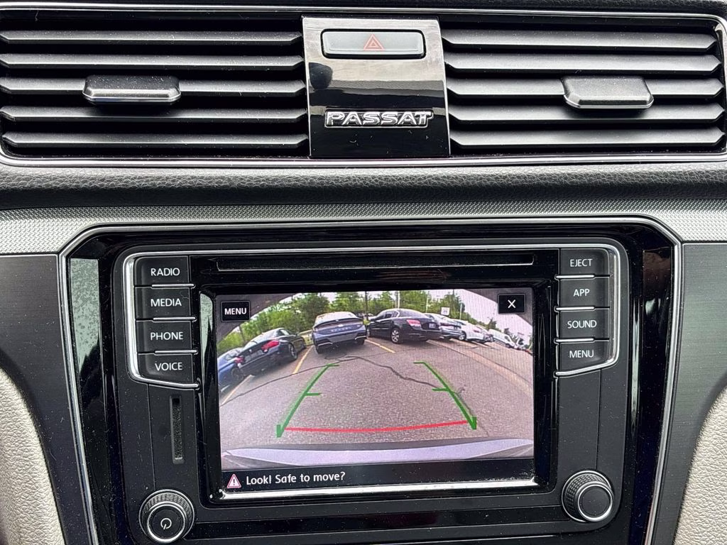 2018 Gray Volkswagen Passat FWD Sedan
