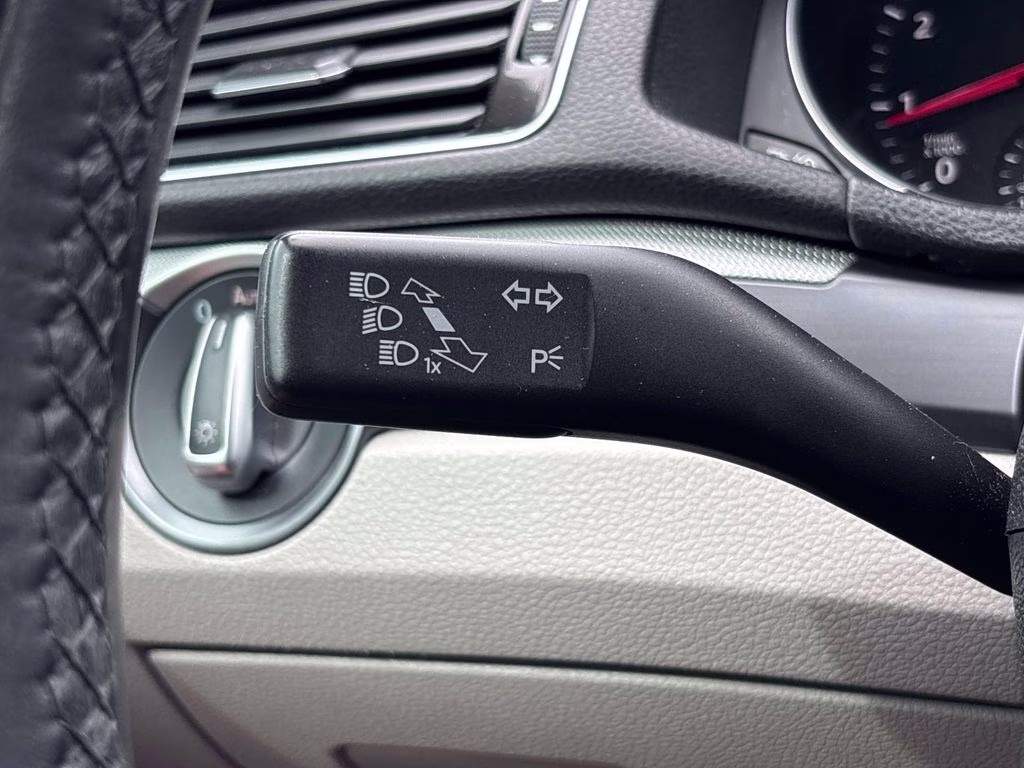 2018 Gray Volkswagen Passat FWD Sedan