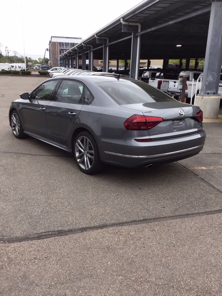 2018 Gray Volkswagen Passat FWD Sedan