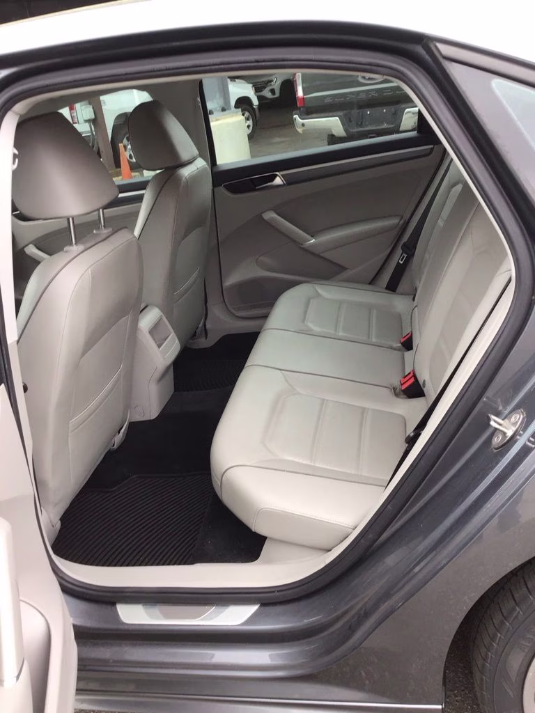2018 Gray Volkswagen Passat FWD Sedan