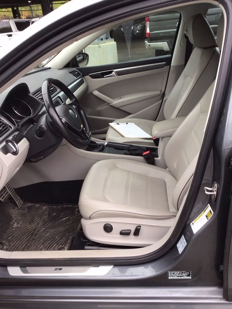 2018 Gray Volkswagen Passat FWD Sedan