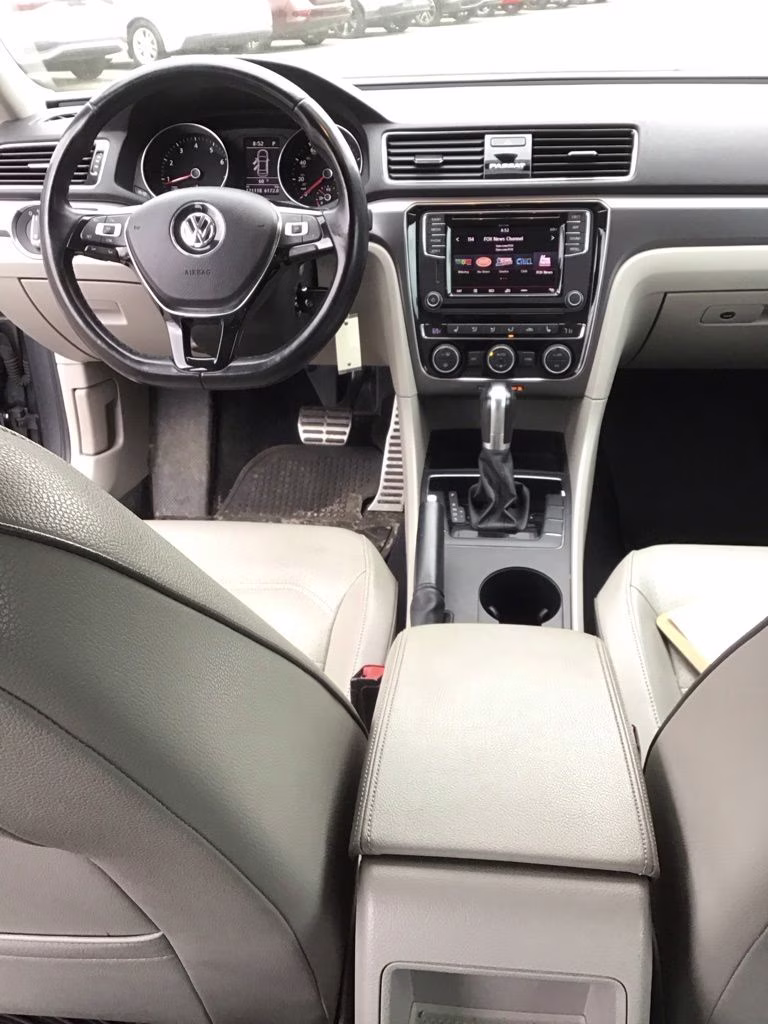 2018 Gray Volkswagen Passat FWD Sedan