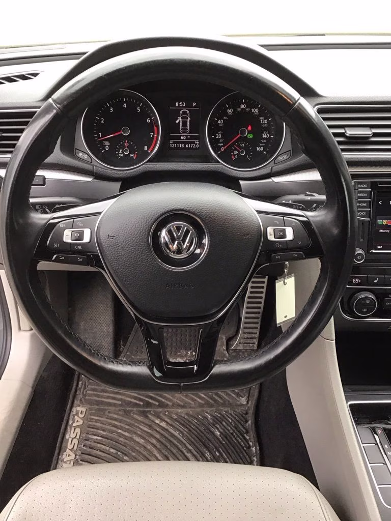 2018 Gray Volkswagen Passat FWD Sedan