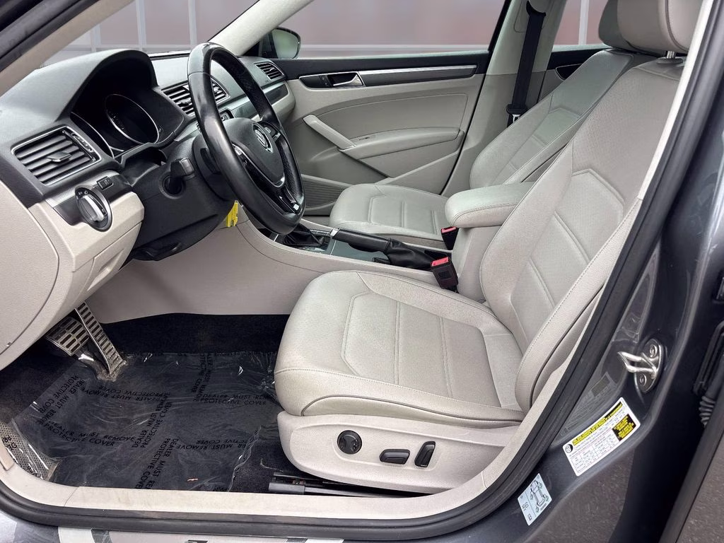 2018 Gray Volkswagen Passat FWD Sedan