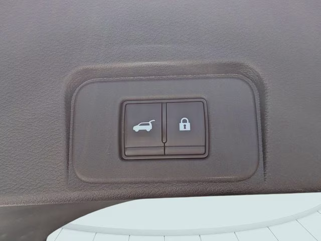 2022 Brilliant Silver Metallic Nissan Rogue Platinum FWD SUV