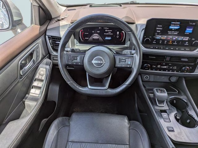 2022 Brilliant Silver Metallic Nissan Rogue Platinum FWD SUV