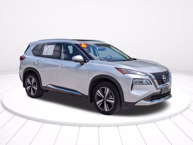 2022 Brilliant Silver Metallic Nissan Rogue Platinum FWD SUV
