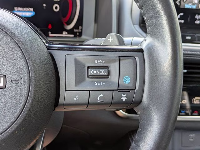 2022 Brilliant Silver Metallic Nissan Rogue Platinum FWD SUV