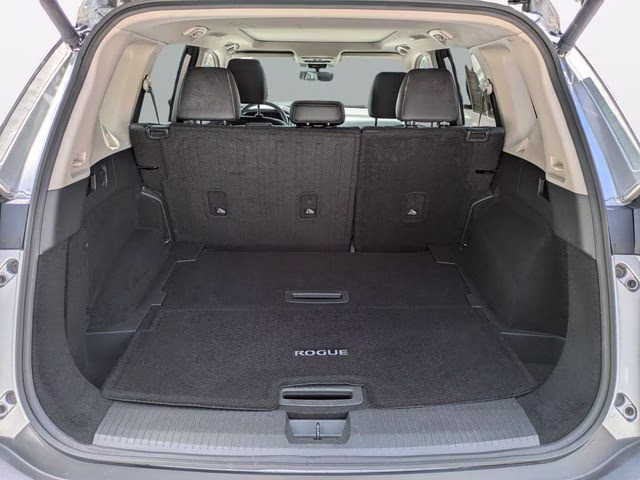 2022 Brilliant Silver Metallic Nissan Rogue Platinum FWD SUV