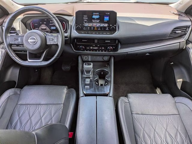 2022 Brilliant Silver Metallic Nissan Rogue Platinum FWD SUV