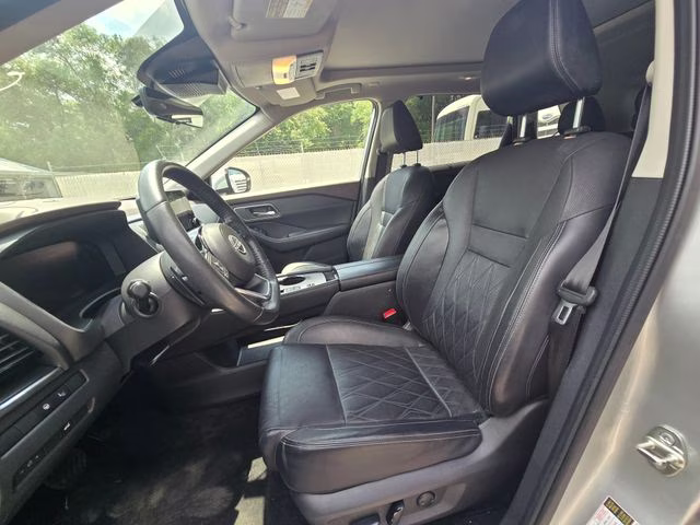 2022 Brilliant Silver Metallic Nissan Rogue Platinum FWD SUV
