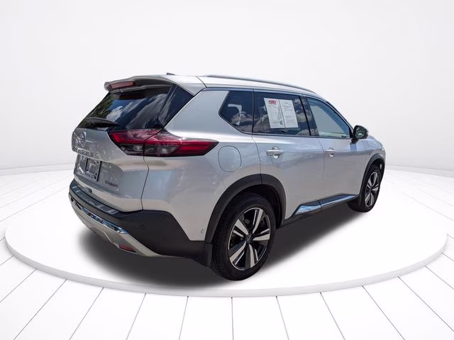 2022 Brilliant Silver Metallic Nissan Rogue Platinum FWD SUV