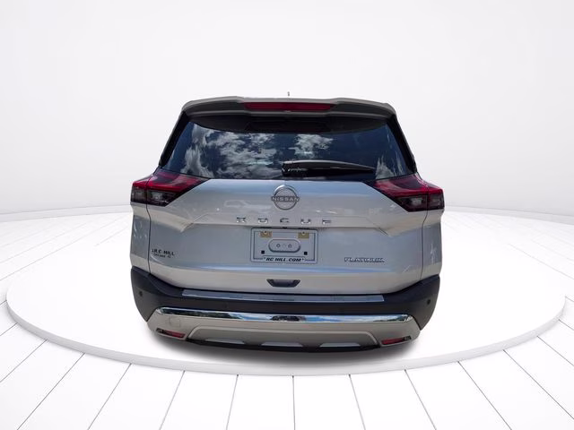 2022 Brilliant Silver Metallic Nissan Rogue Platinum FWD SUV