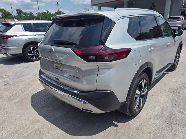 2022 Brilliant Silver Metallic Nissan Rogue Platinum FWD SUV