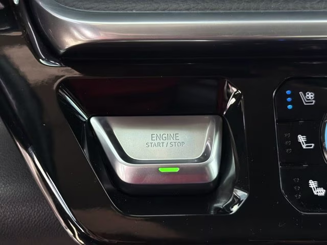 2022 Summit White GMC Sierra 1500 Denali 4X4 Truck