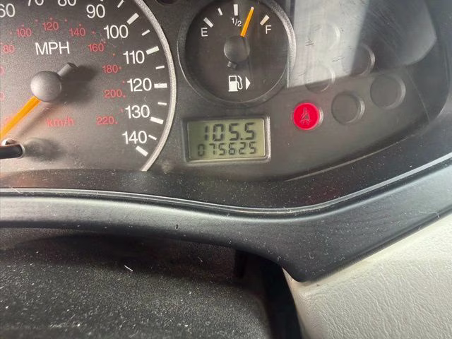2000 White Ford Focus SE FWD Crossover