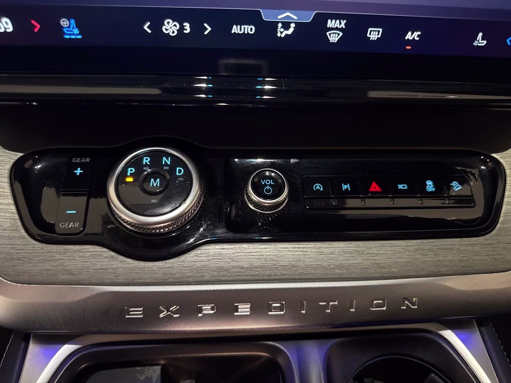 2025 Oxford White Ford Expedition Max Platinum 4X4 SUV