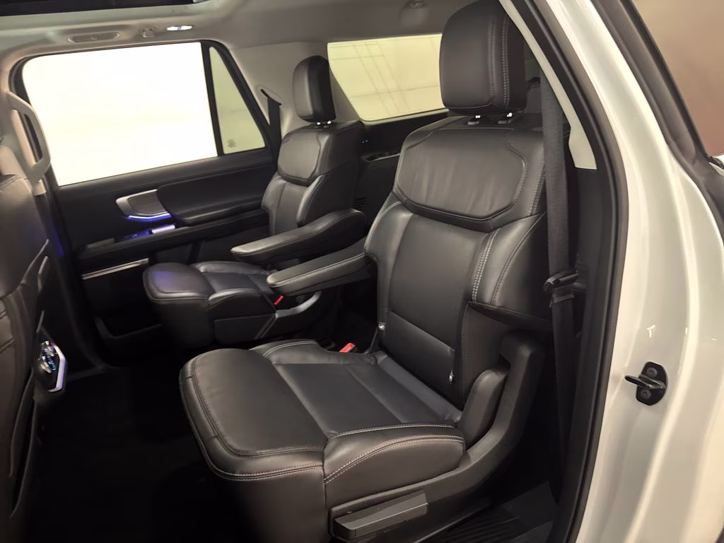 2025 Oxford White Ford Expedition Max Platinum 4X4 SUV