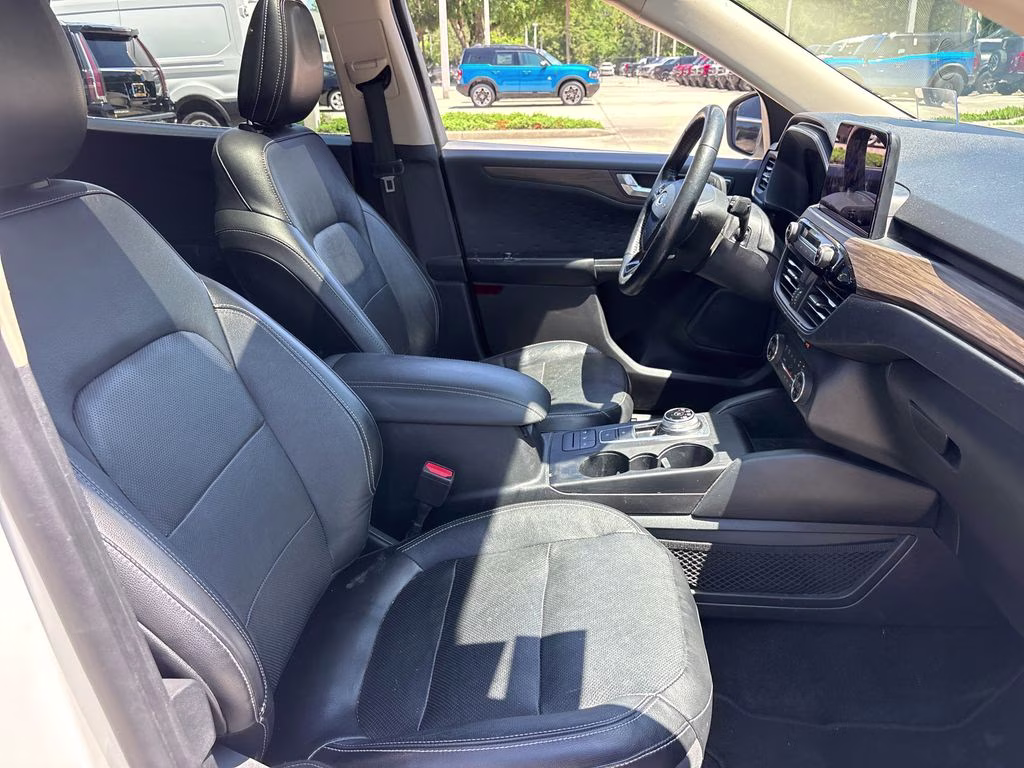 2020 Star White Metallic Tri-Coat Ford Escape Hybrid Titanium FWD SUV