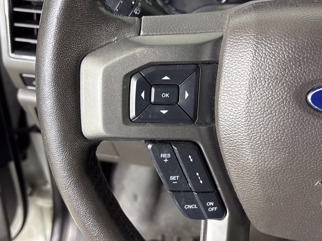 2021 White Metallic Ford Expedition Max XLT RWD SUV