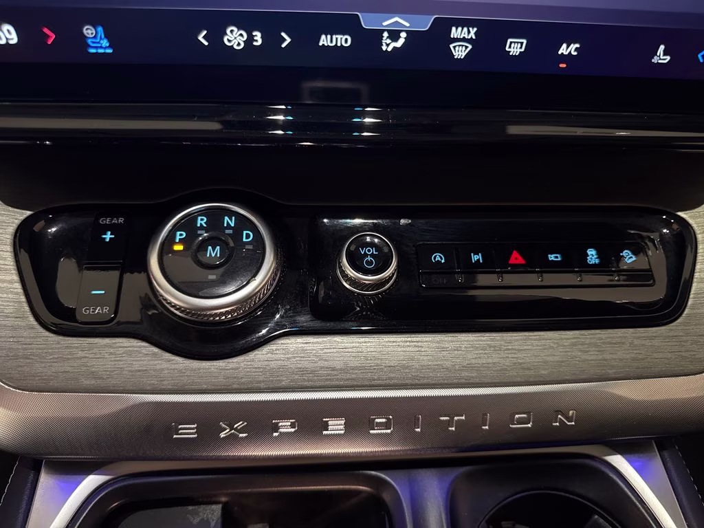 2025 Oxford White Ford Expedition Max Platinum 4X4 SUV