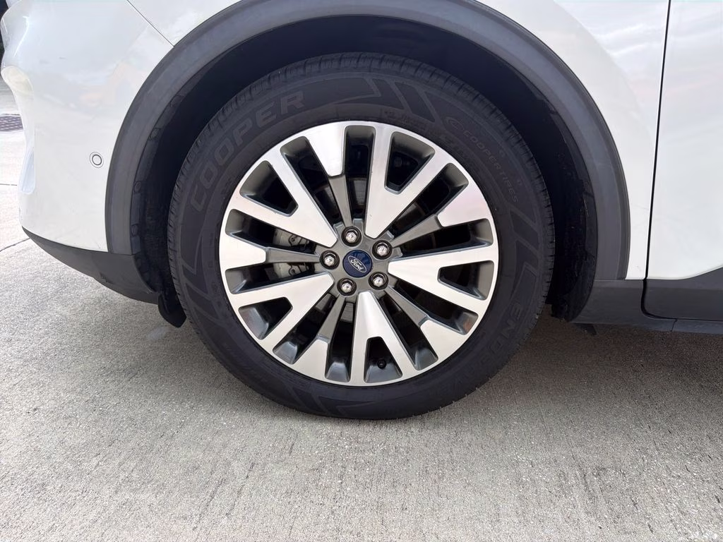 2020 Star White Metallic Tri-Coat Ford Escape Hybrid Titanium FWD SUV