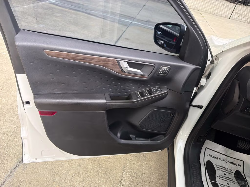 2020 Star White Metallic Tri-Coat Ford Escape Hybrid Titanium FWD SUV