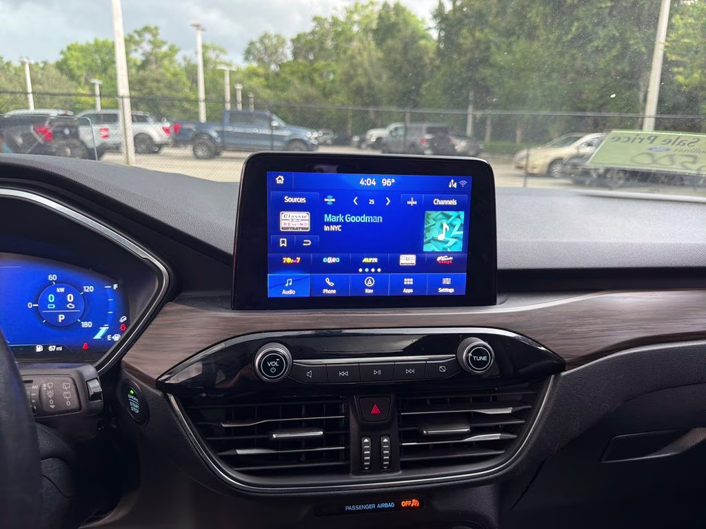 2020 Star White Metallic Tri-Coat Ford Escape Hybrid Titanium FWD SUV