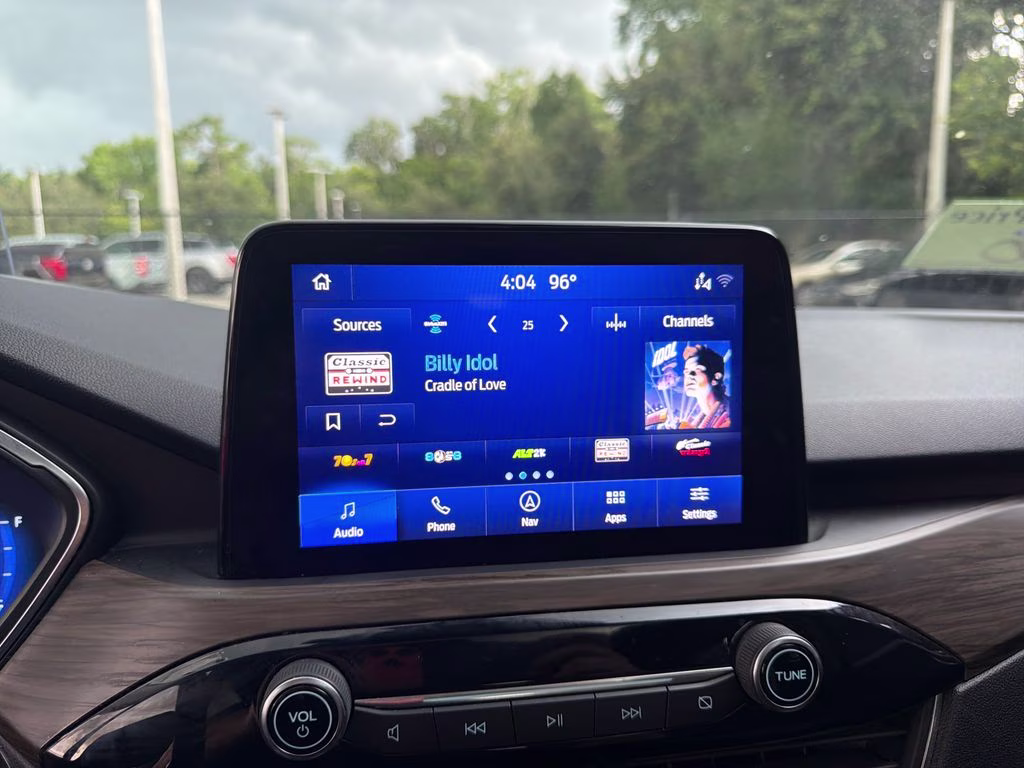 2020 Star White Metallic Tri-Coat Ford Escape Hybrid Titanium FWD SUV