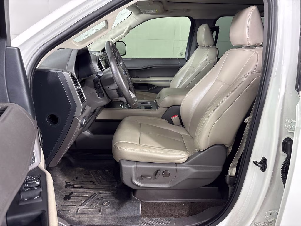 2021 White Metallic Ford Expedition Max XLT RWD SUV
