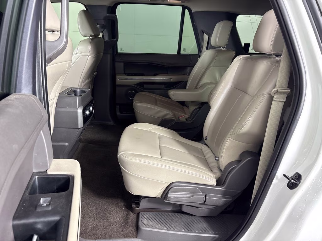 2021 White Metallic Ford Expedition Max XLT RWD SUV