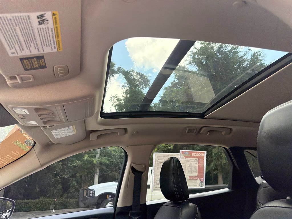 2020 Star White Metallic Tri-Coat Ford Escape Hybrid Titanium FWD SUV