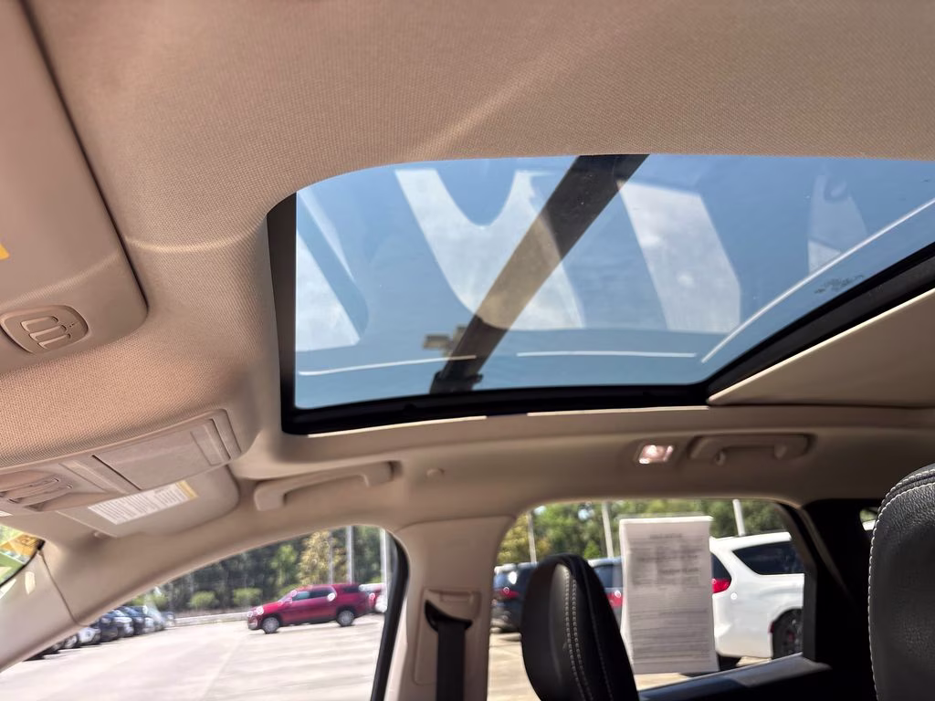 2020 Star White Metallic Tri-Coat Ford Escape Hybrid Titanium FWD SUV